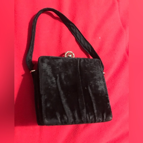 Vintage Black Velvet Purse with Gold Trim with Velvet Handle - Picture 2 of 10